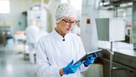 DELMIAWorks Connected worker on a tablet